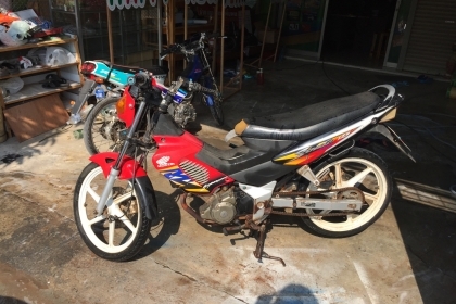 ขายโซนิคเดิมๆ ทะเบียน รถอยู่ อ.ชุมแพ 10500บาท