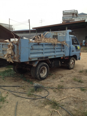 เคาะราคาครั้งสุดท้ายก่อนเอาไปทำสี  หกล้อดั้ม อีซูซุ  4BD1 ฝาดำ