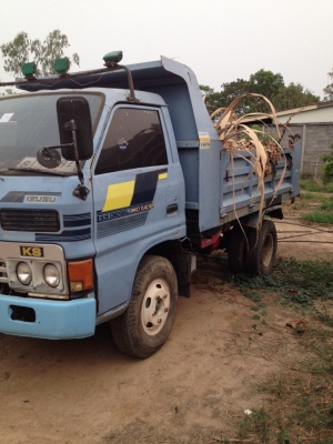 เคาะราคาครั้งสุดท้ายก่อนเอาไปทำสี  หกล้อดั้ม อีซูซุ  4BD1 ฝาดำ