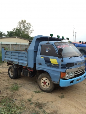 เคาะราคาครั้งสุดท้ายก่อนเอาไปทำสี  หกล้อดั้ม อีซูซุ  4BD1 ฝาดำ