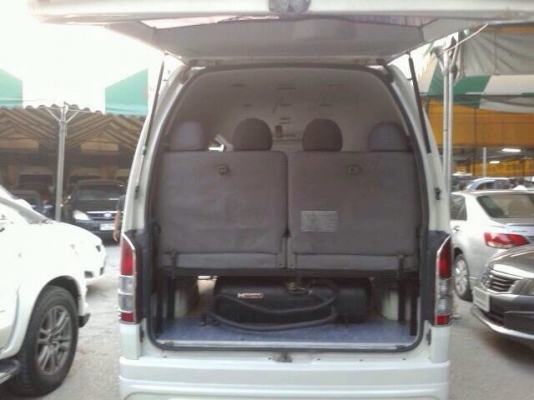 ขายด่วนรถตู้ TOYOTA  commuter CNG.   2011 เกียร์ธรรมดา เบาะผ้า4 แถว ราคา723,000 บาท สนใจโทรสอบถามได้ 0922726669 ตันหยงค่ะ