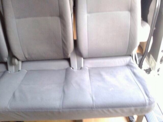 ขายด่วนรถตู้ TOYOTA  commuter CNG.   2011 เกียร์ธรรมดา เบาะผ้า4 แถว ราคา723,000 บาท สนใจโทรสอบถามได้ 0922726669 ตันหยงค่ะ