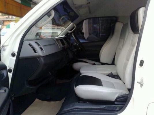 ขายด่วนรถตู้ TOYOTA  commuter CNG.   2011 เกียร์ธรรมดา เบาะผ้า4 แถว ราคา723,000 บาท สนใจโทรสอบถามได้ 0922726669 ตันหยงค่ะ