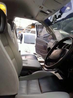 ขายด่วนรถตู้ TOYOTA  commuter CNG.   2011 เกียร์ธรรมดา เบาะผ้า4 แถว ราคา723,000 บาท สนใจโทรสอบถามได้ 0922726669 ตันหยงค่ะ