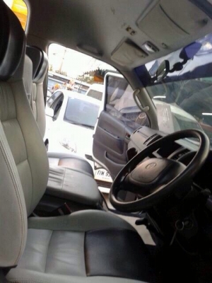 ขายด่วนรถตู้ TOYOTA  commuter CNG.   2011 เกียร์ธรรมดา เบาะผ้า4 แถว ราคา723,000 บาท สนใจโทรสอบถามได้ 0922726669 ตันหยงค่ะ