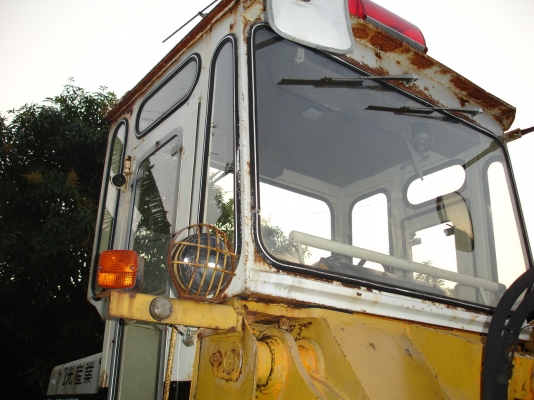 ขายรถตัก Komatsu 510 ; รถเก่าญี่ปุ่น 100\%;  สภาพสวยพร้อมใช้งานได้ทันที สนใจติดต่อ 081-9485494