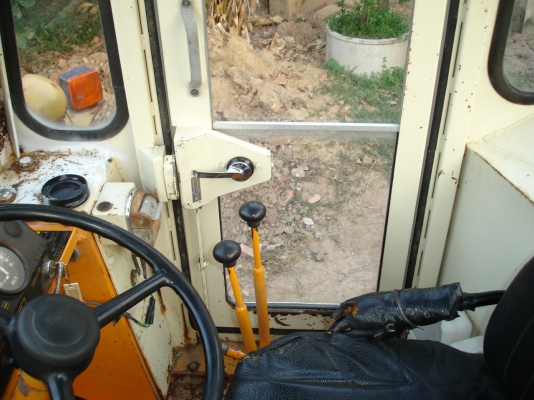 ขายรถตัก Komatsu 510 ; รถเก่าญี่ปุ่น 100\%;  สภาพสวยพร้อมใช้งานได้ทันที สนใจติดต่อ 081-9485494