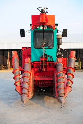 ขายรถตัดอ้อย TRM  M6 ปี 2012 สภาพสวย พร้อมใช้งาน