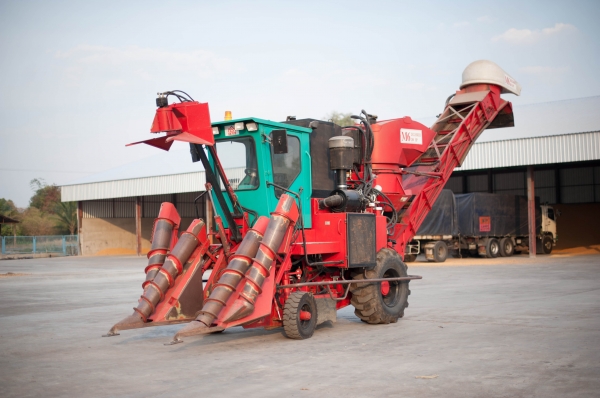 ขายรถตัดอ้อย TRM  M6 ปี 2012 สภาพสวย พร้อมใช้งาน