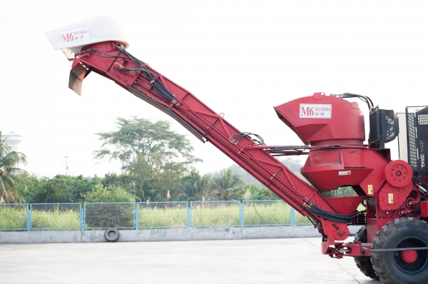 ขายรถตัดอ้อย TRM  M6 ปี 2012 สภาพสวย พร้อมใช้งาน