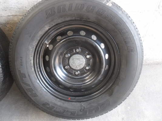 ล้อกะทะ 17นิ้ว 6รู พร้อมยาง สวยๆ 4 ล้อ ราคา 5700 บาท