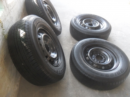 ล้อกะทะ 17นิ้ว 6รู พร้อมยาง สวยๆ 4 ล้อ ราคา 5700 บาท