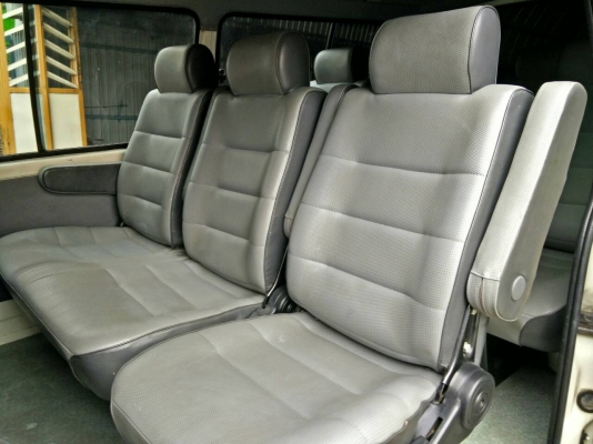 รถตู้หัวจรวดหลังคาเตี้ยเครื่องเบนซิน2RZ2500ฟรีดาวน์