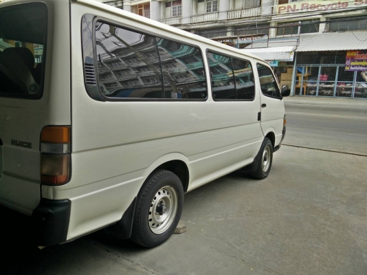 รถตู้หัวจรวดหลังคาเตี้ยเครื่องเบนซิน2RZ2500ฟรีดาวน์