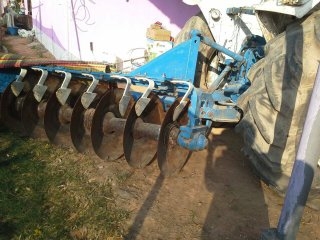 ขายรถไถฟอร์ด รุ่น 6600 แรงT5 เสืยเรียบ ราคา 335000 บาทต่อรองได้ อุปกรณ์ ผานหน้าหลัง