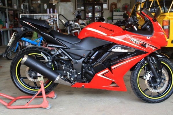 ขาย NINJA 250 ปี 2011 แดง เครื่องดี ทะเบียนแท้พร้อมโอน   76000