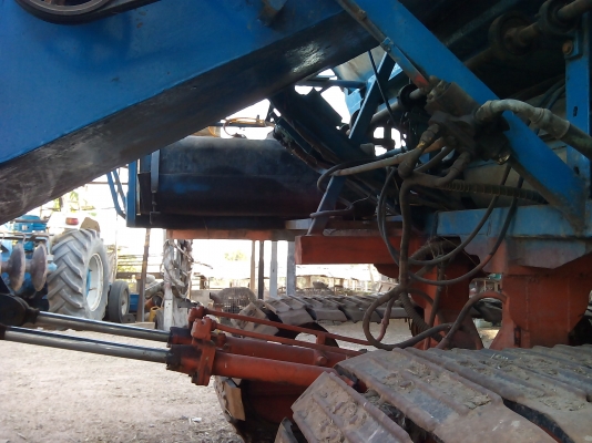 ขายรถเกี่ยวข้าว ไทยเจริญ อุ้ม 2.5 ตัน เครื่อง JO 215 เทอร์โบตัวเดิน 12 ปั้มไดกิ้น 22 ขายรถเกี่ยวข้าว ไทยเจริญ อุ้ม 2.5 ตัน เครื่อง JO 215 เทอร์โบตัวเดิน 12 ปั้มไดกิ้น 22