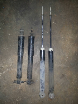 โช๊คหน้า ไมตี้เอ๊กซ์ คู่ละ500บาท โช๊คหลังยาริส วีออส คู่ละ500บาท TEL0890671028 อยู่ดอนเมืองครับ