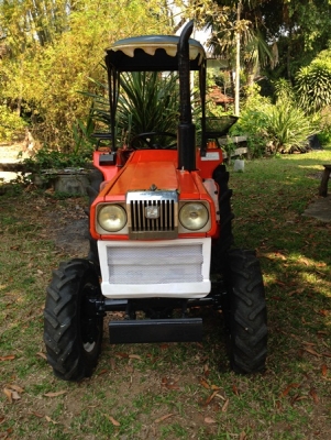 ขายรถไถคูโบต้า L2202DT (4WD) พร้อมผานพรวน 5x22, โรตารี่, ตัดหญ้าของฮุย 120 ซม. รถ 2 เพลา ยางใหม่ 4 เส้น พร้อมใช่้งาน