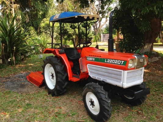 ขายรถไถคูโบต้า L2202DT (4WD) พร้อมผานพรวน 5x22, โรตารี่, ตัดหญ้าของฮุย 120 ซม. รถ 2 เพลา ยางใหม่ 4 เส้น พร้อมใช่้งาน