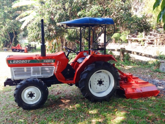 ขายรถไถคูโบต้า L2202DT (4WD) พร้อมผานพรวน 5x22, โรตารี่, ตัดหญ้าของฮุย 120 ซม. รถ 2 เพลา ยางใหม่ 4 เส้น พร้อมใช่้งาน