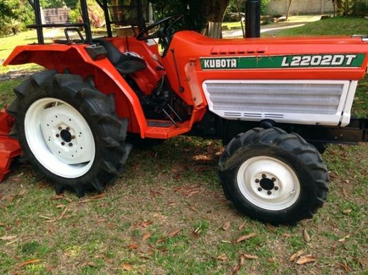 ขายรถไถคูโบต้า L2202DT (4WD) พร้อมผานพรวน 5x22, โรตารี่, ตัดหญ้าของฮุย 120 ซม. รถ 2 เพลา ยางใหม่ 4 เส้น พร้อมใช่้งาน