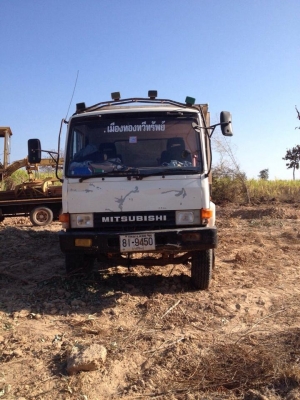 Mitsubishi fuso 527 trubo สภาพพร้อมใช้งาน เครื่องเดิม ช่วงล่างเดิม แชสซีสวย  ยางสวยเต็ม10 เส้น มีระบบรากพ่วง รถอยู่ใช้งานอยู่จังหวัดมุกดาหาร เจ้าของขายเอง ( ติดต่อเสี่ยเอสเมืองมุก โทร. 0872507525 หรือ 0864598285 ) ราคาต่อร่องกันได้