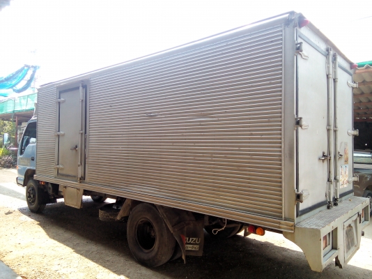 6 ล้อกลาง  ISUZU  NQR66RX5-T  120 แรงม้า * ยาว 5.50 ม. * รถสวยเดิม+สวยจริง+สภาพพร้อมใช้งาน * รถห้างแท้ * มีเล่มพร้อม *