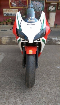 ขายคับ HONDA CBR400 ปี89 แฟริ่งRC212 สีพึงทำมาใหม่ใสๆคับ ระบบไฟออกหมด แบตใหม่ ท่อแต่งเสียงนุ่ม โซ่สเตอเต็ม อินวอยส์ สรรพสามิตร สวยๆเก็บงานเรียบร้อยคับ ราคา 59500 บาท ส่งได้ทั่วไทยคับ สนใจติดต่อ 081-0578282 ไอดีไลน์ POPBIGBIKESAKON คับ สนใจรถสวย ถูก ดี ต้อ