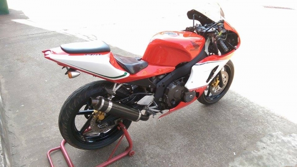 ขายคับ HONDA CBR400 ปี89 แฟริ่งRC212 สีพึงทำมาใหม่ใสๆคับ ระบบไฟออกหมด แบตใหม่ ท่อแต่งเสียงนุ่ม โซ่สเตอเต็ม อินวอยส์ สรรพสามิตร สวยๆเก็บงานเรียบร้อยคับ ราคา 59500 บาท ส่งได้ทั่วไทยคับ สนใจติดต่อ 081-0578282 ไอดีไลน์ POPBIGBIKESAKON คับ สนใจรถสวย ถูก ดี ต้อ