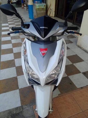 ใหม่ล่าสุด Honda Click 125 i สีขาวเทา รุ่น tune up รถสวย คุณภาพดี ใหม่ล่าสุด Honda Click 125 i สีขาวเทา รุ่น tune up รถสวย คุณภาพดี