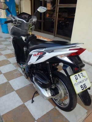 ใหม่ล่าสุด Honda Click 125 i สีขาวเทา รุ่น tune up รถสวย คุณภาพดี ใหม่ล่าสุด Honda Click 125 i สีขาวเทา รุ่น tune up รถสวย คุณภาพดี