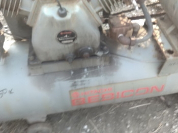 ขาย เพิ่งเข้ามาครับ- ปั๊มลม HITACHI: 11P-9.5V 6 มอเตอร์ 11kw ไฟญี่ปุ่น 3 เฟส ใช้งานมาน้อย