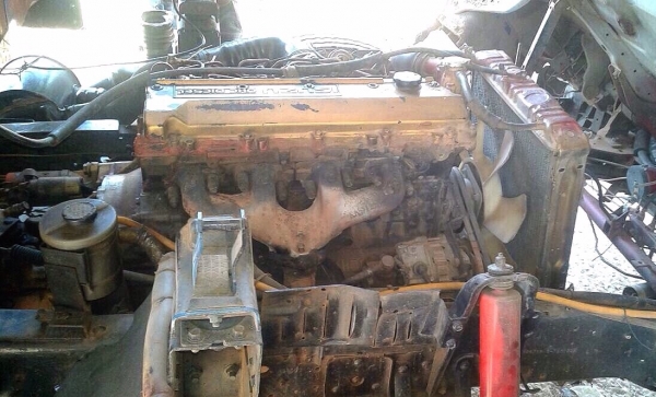 ISUZU NPR 120 HP 4HF1 หกล้อบรรทุก กระบะเหล็กคอกไม้ความยาว 4.30 เมตรสภาพสวย เครื่องแห้งดีไม่มีเยิ้ม ภายในเก๋งคอนโซลสวยครบ พวงมาลัยเพาเวอร์ ช่วงล่างใหญ่คัชซีไม่มีแตกไม่มีบวม คานหน้าเฟืองท้ายใหญ่ 6 น็อต ยาง 8.25 ขอบ 16 เอกสารเล่มทะเบียน ราคาต่อรองได้ครับ