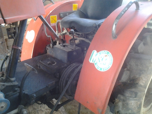 ขายตามสภาพโครงรถไถนังขับสิงสยามแตไม่ได้ให้เครื่องลดเหลือ25000บาท