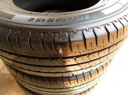 ยางรถกระบะขอบ15 มิชลิน215-70-R15ลงพื้นปี13(4เส้น3,600บ)ดอกหนามาก90\% ยางรถกระบะขอบ15 มิชลิน215-70-R15ลงพื้นปี13(4เส้น3,600บ)ดอกหนามาก90\%