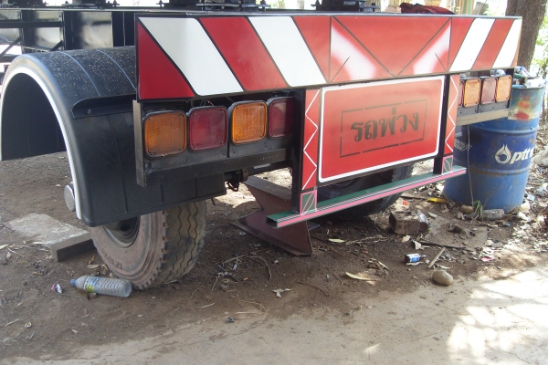 * ขายคัสซีลูกพ่วงยาว 6.50 เมตร ต่อใหม่พร้อมทะเบียน ขาย 180,000.-เดินระบบลม ระบบไฟให้ครบ ติดตั้งบังโคนทั้งสี่ล้อ ติดตั้งกันมอร์เตอไซด์สองชุด