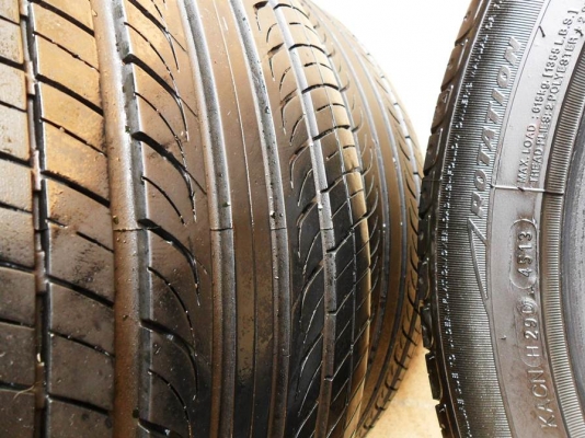 ยางขอบ17 ขนาด215-50 R17ลงพื้นปี14(4เส้น3,400บ)ดอกหนามาก90\% ยางขอบ17 ขนาด215-50 R17ลงพื้นปี14(4เส้น3,400บ)ดอกหนามาก90\%