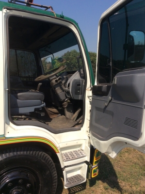 HINO 6 ล้อFF ติดเครน 4.5ตัน 3ปอก เครื่องดี ยางดี ครัทซีสวย ใหญ่ยาวตลอด กระบะยาว 6.2ม. รถพร้อมใช้งาน ขาย 830,000 บาท