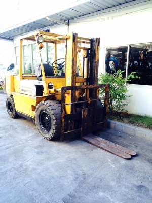 ขายด่วนรถยกโฟค์ลิฟท์ KOMATSU FD-40  4ตัน (รับประกัน 6 เดือน)