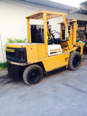 ขายด่วนรถยกโฟค์ลิฟท์ KOMATSU FD-40 4ตัน (รับประกัน 6 เดือน) ขายด่วนรถยกโฟค์ลิฟท์ KOMATSU FD-40 4ตัน (รับประกัน 6 เดือน)