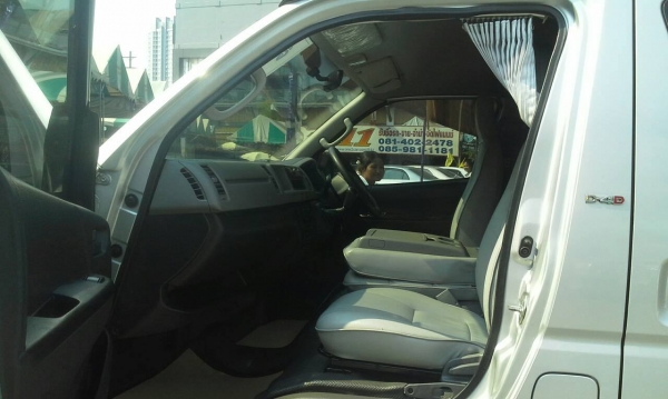 ขายรถตู้ TOYOTA COMMUTER 4D4 ปี 2010 เกียร์ ธรรมดา ราคา 759,000 บาท โทรติดต่อตันหยงค่ะ. 0922726669