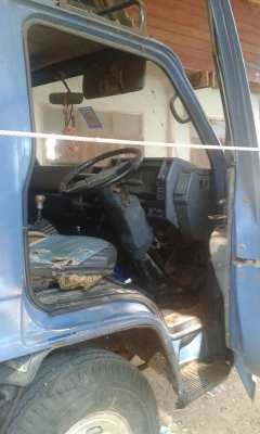 หกล้อ อีซูซุ NPR115แรงรถห้าง เกียร์สั้นปี36หนัาFหลังF รถบ้านสภาพดึพร้อมใช้งาน ทะเบียนพรัอมโอน