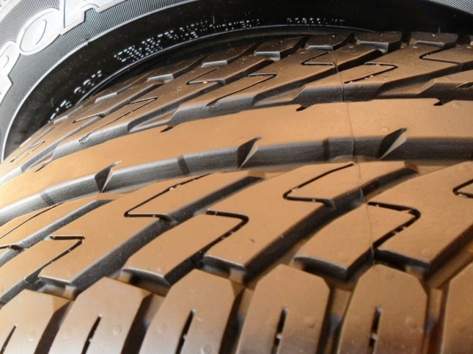 ยางขอบ15_ดันล็อป185-65-R15ลงพื้นกลางปี12(4เส้น2,600บ)ดอกหนา95\% ยางขอบ15_ดันล็อป185-65-R15ลงพื้นกลางปี12(4เส้น2,600บ)ดอกหนา95\%