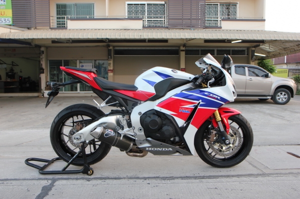 <<มาใหม่>> ขาย Honda CBR 1000 RR ABS ปี 2014 สภาพป้ายแดง