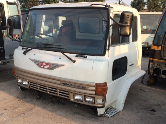 แสงฟ้าเต้นรถ///ขายหัวHINO-4D เคาะปะผุทำสีใหม่ หัวเดิมบาง 80000