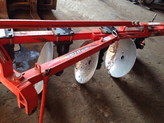 หาง 4 ตราช้าง สภาพดี ขายราคาไม่แพง โทรสอบถาม 092-5192499 คุณสวน