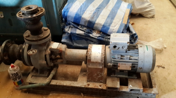 ขายปั้มหอยโข่ง ท่อเข้า 2.5" ท่อออก 2" ส่งได้สูง 22.8 ม. พร้อมใช้