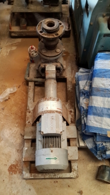 ขายปั้มหอยโข่ง ท่อเข้า 2.5" ท่อออก 2" ส่งได้สูง 22.8 ม. พร้อมใช้