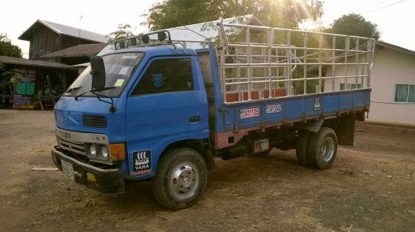 ขาย 6 ล้อ ISUZU KS22 ดั้มหัวได้ คัสซีสวยตลอดเส้น เครื่อง 4BE1 110 แรงม้า พวงมาลัยพาวเวอร์ ทะเบียนเต็มพร้อมโอนครับ